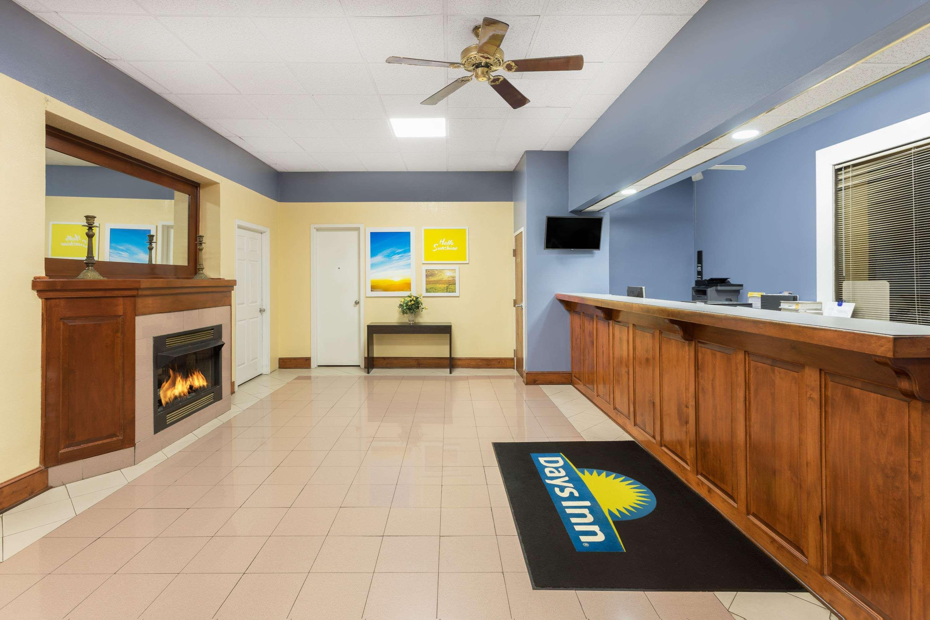 Days Inn by Wyndham Orangeburg South Exterior foto